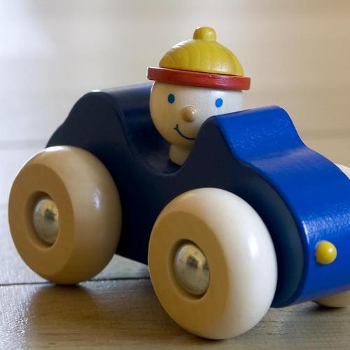 Spielzeug aus Holz gehört in jedes Kinderzimmer